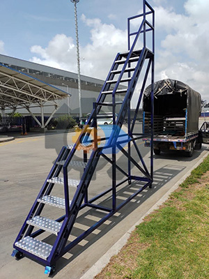 Escalera tipo avión especial con una baranda y doble plataforma